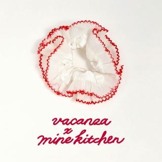 【vacanza】mine kitchen 聯名|珍珠花邊 大腸圈 (髮飾 髮束 生日禮物),圖片來源:momo 商品頁 / 假期國際有限公司