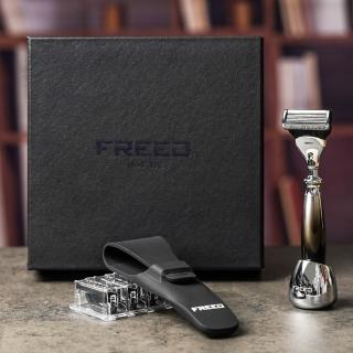【FREED】免費客製化刻字 一周年紀念款尊爵四件組五刀式刮鬍刀禮盒 - 哈德斯(獨家紳士客製禮盒) 生日禮物 男友禮物 父親節禮物，圖片來源：momo 商品頁 / 永利國際有限公司