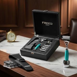 【FREED】免費客製化刻字 兩週年特仕版尊爵四件組五刀式刮鬍刀禮盒 - 湖水綠(獨家紳士客製禮盒) 生日禮物 男友禮物 父親節禮物，圖片來源：momo 商品頁 / 永利國際有限公司