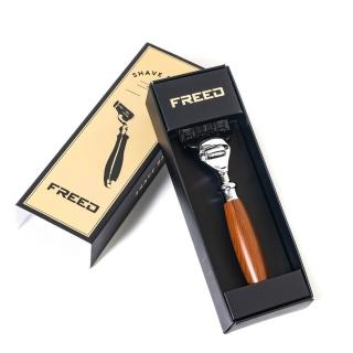 【FREED】客製化刻字 五刀式刮鬍刀 全金屬製成 多色可選(專屬紳士送禮) 生日禮物 男友禮物 父親節禮物，圖片來源：momo 商品頁 / 永利國際有限公司