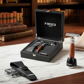 【FREED】客製化刻字 尊爵四件組雙刃安全刮鬍刀禮盒 - 仿胡桃木款(獨家紳士客製禮盒) 生日禮物 男友禮物 父親節禮物，圖片來源：momo 商品頁 / 永利國際有限公司