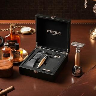 【FREED】免費客製化刻字 一週年紀念款尊爵四件組雙刃安全刮鬍刀禮盒 - 阿波羅(獨家紳士客製禮盒) 生日禮物 男友禮物 父親節禮物，圖片來源：momo 商品頁 / 永利國際有限公司