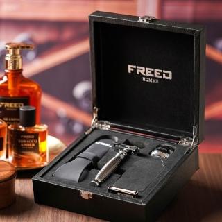 【FREED】免費客製化刻字 尊爵四件組雙刃刮鬍刀禮盒 - 手雷款(獨家紳士客製禮盒) 生日禮物 男友禮物 父親節禮物，圖片來源：momo 商品頁 / 永利國際有限公司