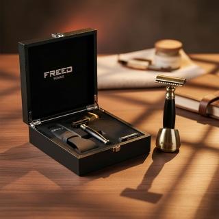 【FREED】免費客製化刻字 古銅系列尊爵四件組雙刃式刮鬍刀禮盒 - 極致黑(獨家紳士客製禮盒) 生日禮物 男友禮物 父親節禮物,圖片來源:momo 商品頁 / 永利國際有限公司