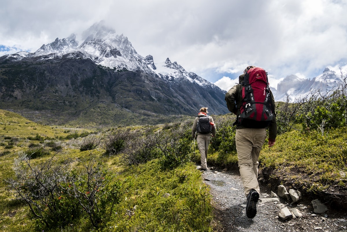 新手登山裝備清單：第一次上山就上手的指南的生活情境封面圖